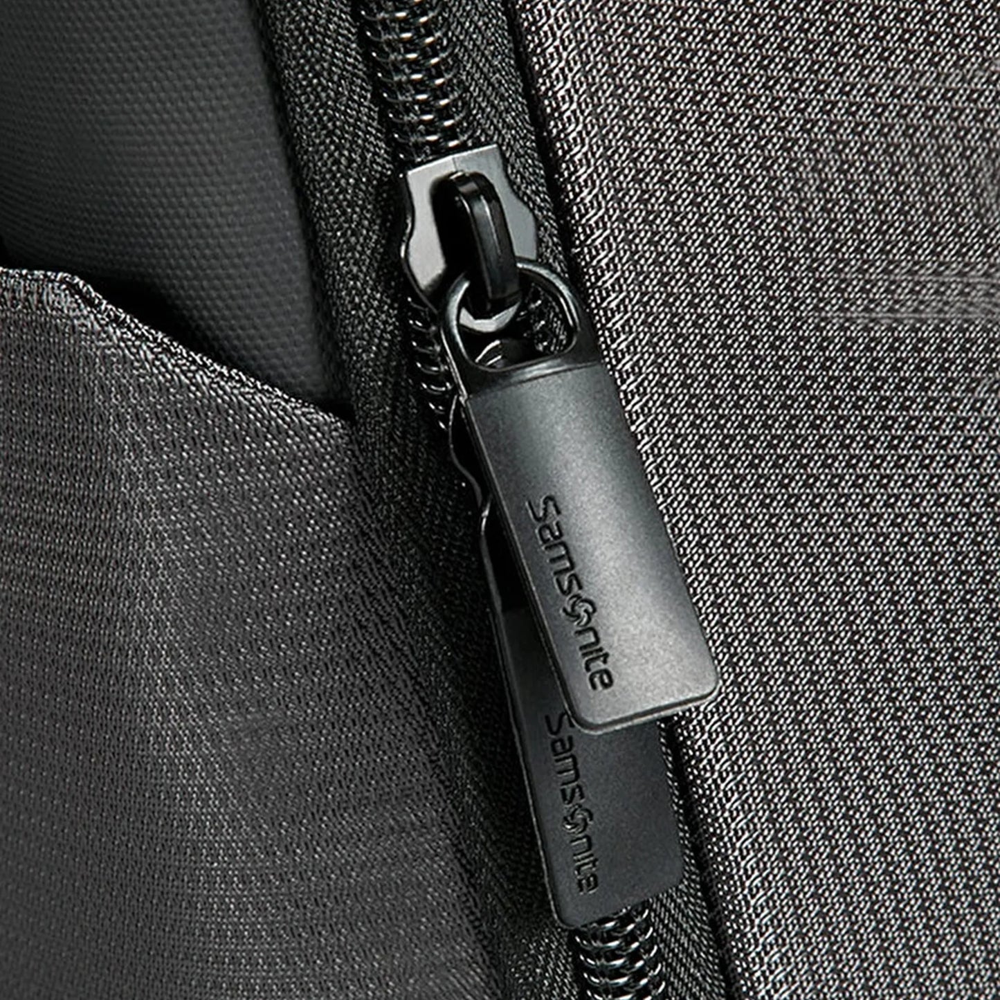 Samsonite 16N-09-006 17,3" Qibyte Notebook Çantası Antrasit