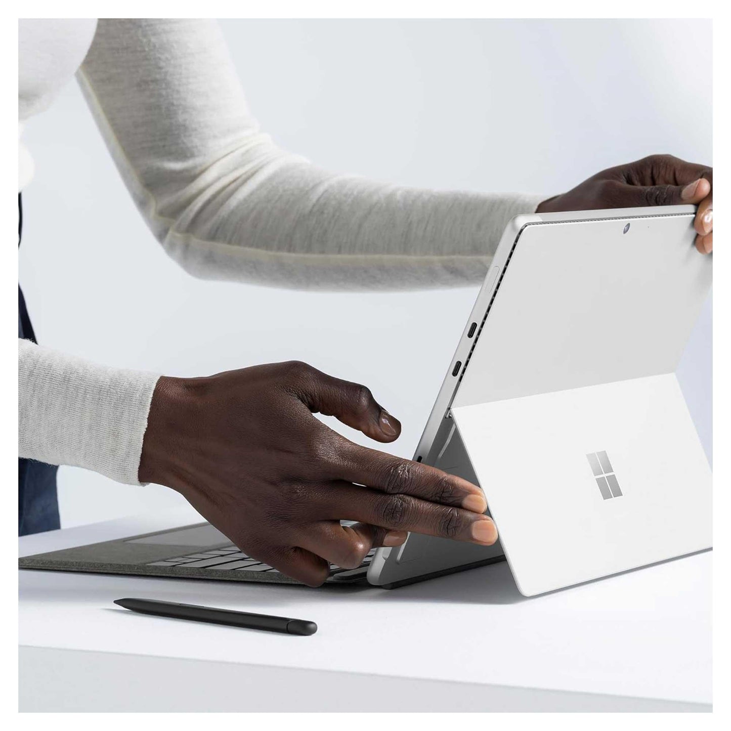 Microsoft Surface Pro Copilot+ (11. Edition) Kalem Depolamalı Q İngilizce Klavye Gri